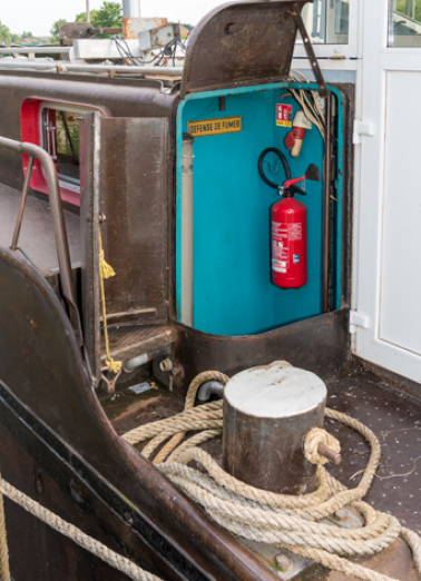 péniche salle de spectacle © Région Bourgogne-Franche-Comté, Inventaire du patrimoine  péniche salle de spectacle © Région Bourgogne-Franche-Comté, Inventaire du patrimoine