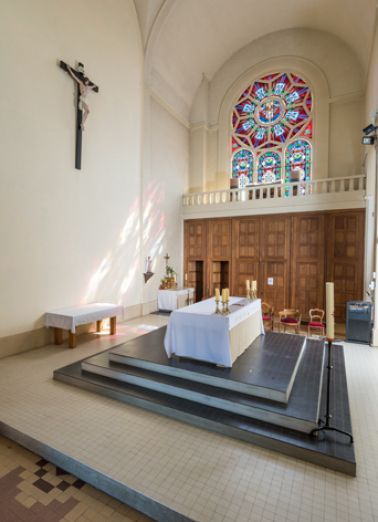 église choeur autel verrière tribune confessionnal sacristie croix transept © Région Bourgogne-Franche-Comté, Inventaire du patrimoine  église choeur autel verrière tribune confessionnal sacristie croix transept © Région Bourgogne-Franche-Comté, Inventaire du patrimoine