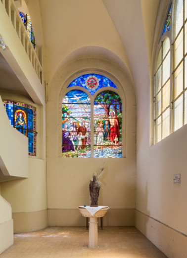  église escalier garde-corps baie verrière tribune chapelle fonts baptismaux © Région Bourgogne-Franche-Comté, Inventaire du patrimoine