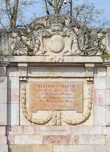 fortification d'agglomération bastion square © Région Bourgogne-Franche-Comté, Inventaire du patrimoine  fortification d'agglomération bastion square © Région Bourgogne-Franche-Comté, Inventaire du patrimoine