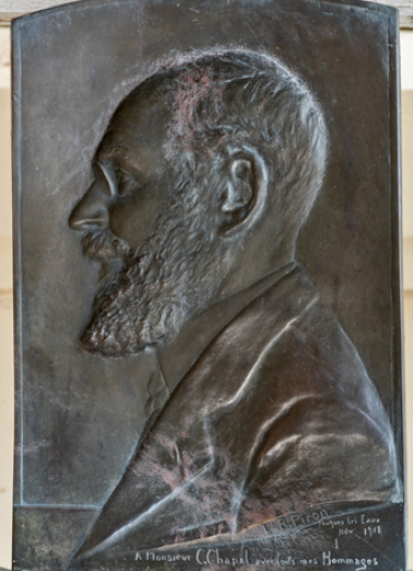 portrait bas-relief © Région Bourgogne-Franche-Comté, Inventaire du patrimoine  portrait bas-relief © Région Bourgogne-Franche-Comté, Inventaire du patrimoine