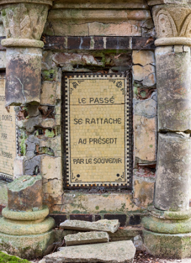  fabrique de jardin croix monumentale © Région Bourgogne-Franche-Comté, Inventaire du patrimoine