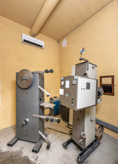 cinéma appareil de projection © Région Bourgogne-Franche-Comté, Inventaire du patrimoine  cinéma appareil de projection © Région Bourgogne-Franche-Comté, Inventaire du patrimoine