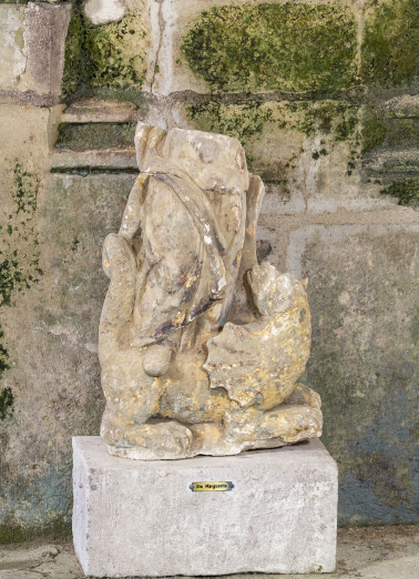 statue © Région Bourgogne-Franche-Comté, Inventaire du patrimoine  statue © Région Bourgogne-Franche-Comté, Inventaire du patrimoine