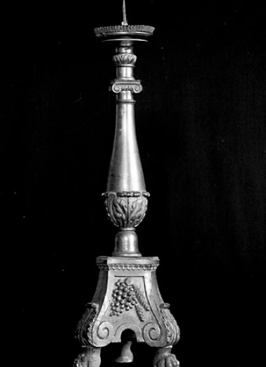 Vue de la face avec raisins. © Région Bourgogne-Franche-Comté, Inventaire du patrimoine