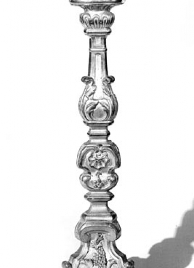 Vue d'un chandelier: pied vue de profil. © Région Bourgogne-Franche-Comté, Inventaire du patrimoine