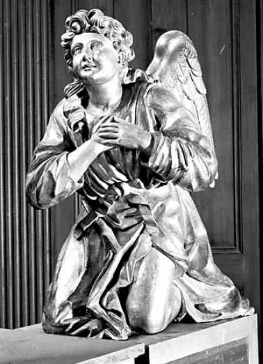 Vue de l'ange droit de face. © Région Bourgogne-Franche-Comté, Inventaire du patrimoine