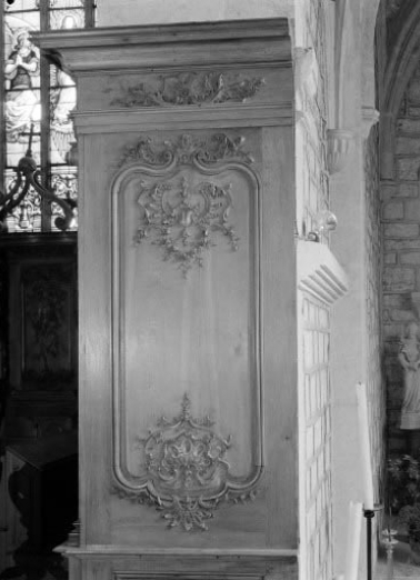 Détail : panneau formant retour sur le pied droit de l'arcade droite du choeur. © Région Bourgogne-Franche-Comté, Inventaire du patrimoine