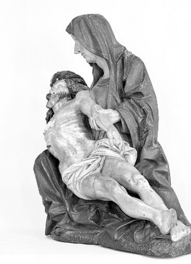 Vierge de Pitié en bois : vue de trois quarts gauche. © Région Bourgogne-Franche-Comté, Inventaire du patrimoine