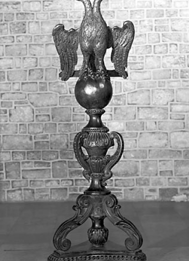 Lutrin à aigle bicéphale : vue de face. © Région Bourgogne-Franche-Comté, Inventaire du patrimoine