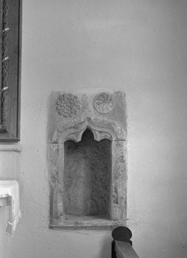 Lavabo en niche : vue de face. © Région Bourgogne-Franche-Comté, Inventaire du patrimoine