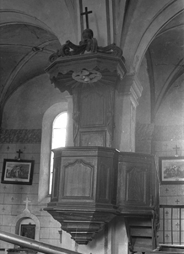 Chaire à prêcher en bois, 18ème siècle : vue d'ensemble. © Région Bourgogne-Franche-Comté, Inventaire du patrimoine