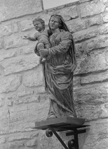 Statue de Vierge à l'Enfant en bois, XVIIe siècle : vue de face © Région Bourgogne-Franche-Comté, Inventaire du patrimoine
