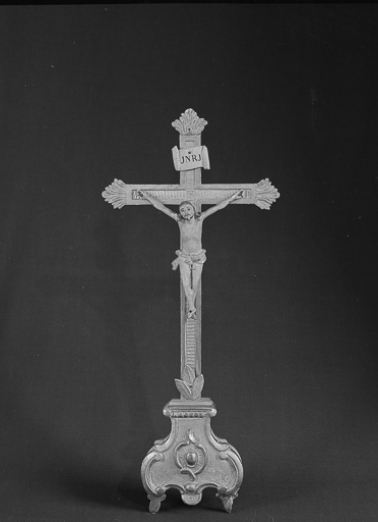 Croix du tabernacle du maître-autel. © Région Bourgogne-Franche-Comté, Inventaire du patrimoine