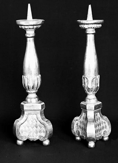 Vue de deux chandeliers. © Région Bourgogne-Franche-Comté, Inventaire du patrimoine