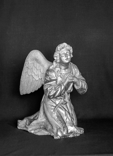 Ange droit vu de profil droit. © Région Bourgogne-Franche-Comté, Inventaire du patrimoine