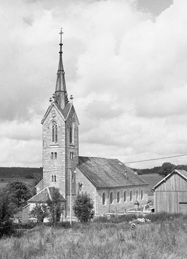 Extérieur : faces antérieure et latérale droite. © Région Bourgogne-Franche-Comté, Inventaire du patrimoine