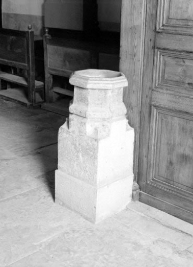 Vue d'un bénitier. © Région Bourgogne-Franche-Comté, Inventaire du patrimoine