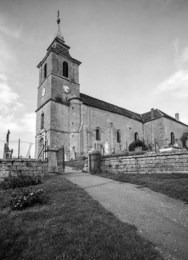 Tour-clocher et façade latérale droite. © Région Bourgogne-Franche-Comté, Inventaire du patrimoine