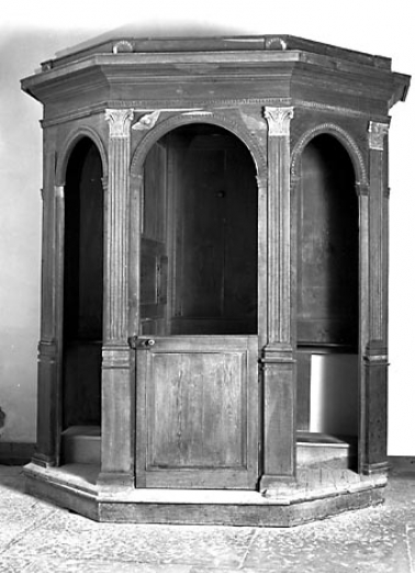 Vue d'un confessionnal. © Région Bourgogne-Franche-Comté, Inventaire du patrimoine