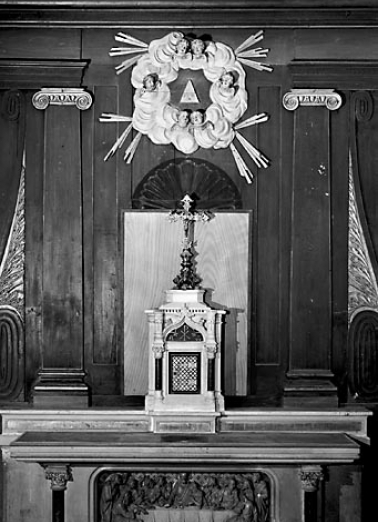 Vue de l'autel-retable latéral droit. © Région Bourgogne-Franche-Comté, Inventaire du patrimoine