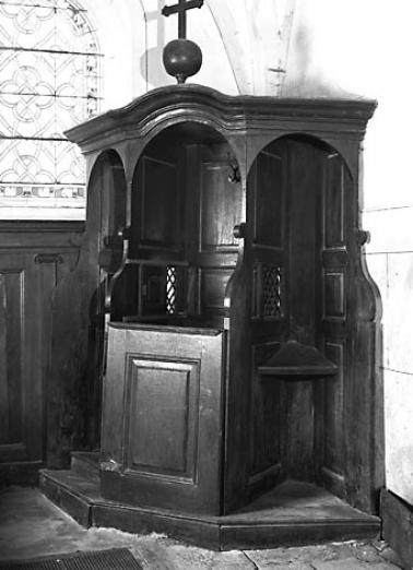 Vue d'un confessionnal. © Région Bourgogne-Franche-Comté, Inventaire du patrimoine