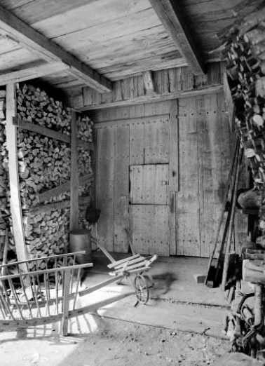 Façade postérieure : porte de grange. © Région Bourgogne-Franche-Comté, Inventaire du patrimoine