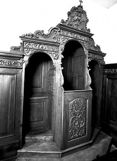 Vue d'ensemble du confessionnal du bas-côté nord. © Région Bourgogne-Franche-Comté, Inventaire du patrimoine