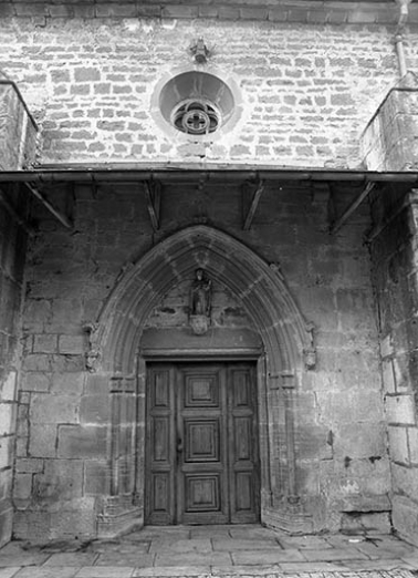 Face latérale gauche : porte et occulus. © Région Bourgogne-Franche-Comté, Inventaire du patrimoine
