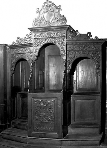 Vue d'ensemble d'un des confessionnaux. © Région Bourgogne-Franche-Comté, Inventaire du patrimoine