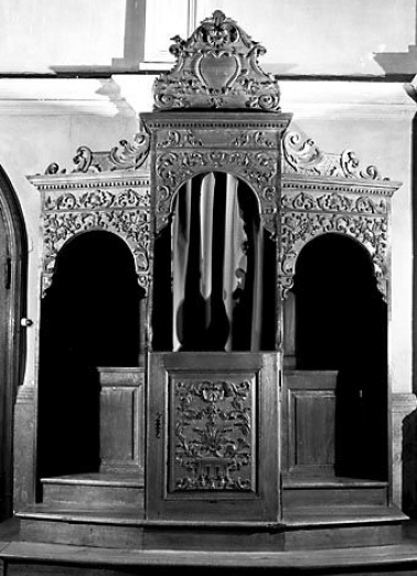 Vue d'ensemble d'un confessionnal. © Région Bourgogne-Franche-Comté, Inventaire du patrimoine