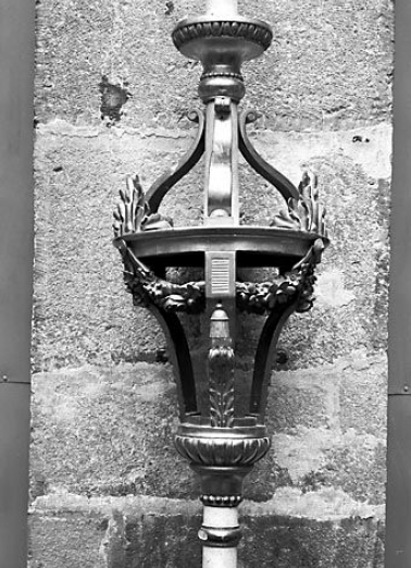 Vue d'ensemble d'un porte-cierge de procession. © Région Bourgogne-Franche-Comté, Inventaire du patrimoine