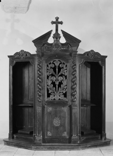 Vue générale d'un confessionnal. © Région Bourgogne-Franche-Comté, Inventaire du patrimoine