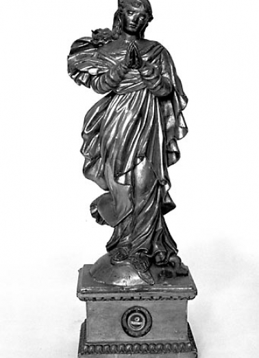 Vue de face de la Vierge. © Région Bourgogne-Franche-Comté, Inventaire du patrimoine