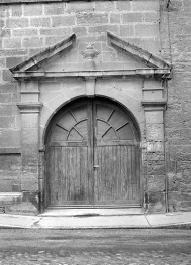 Façade antérieure : porte cochère. © Région Bourgogne-Franche-Comté, Inventaire du patrimoine