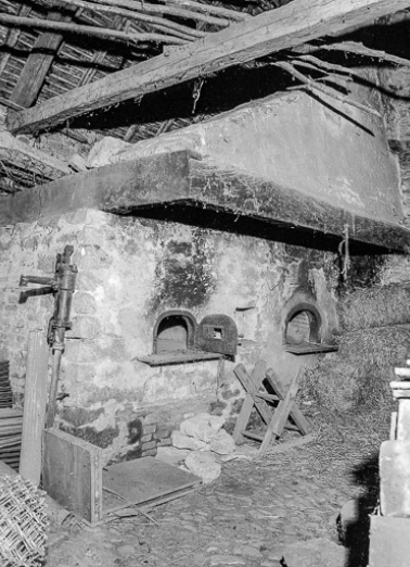 Ferme n° 16 : ensemble de deux fours. © Région Bourgogne-Franche-Comté, Inventaire du patrimoine