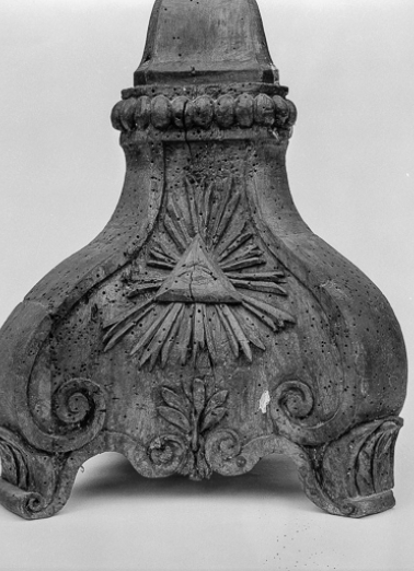 Détail du pied. © Région Bourgogne-Franche-Comté, Inventaire du patrimoine