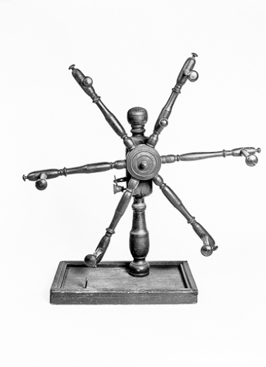 Dévidoir à marteau et sonnette vu de face. Collection particulière : Louis Girard. © Région Bourgogne-Franche-Comté, Inventaire du patrimoine