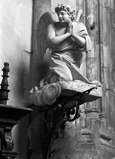 L'ange de gauche. © Région Bourgogne-Franche-Comté, Inventaire du patrimoine