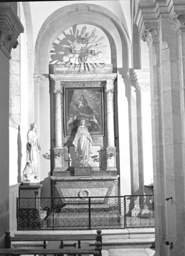 Autel secondaire nord. © Région Bourgogne-Franche-Comté, Inventaire du patrimoine