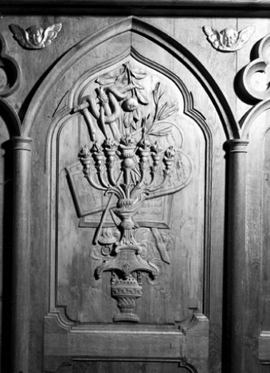 Bas-relief : Objets bibliques. © Région Bourgogne-Franche-Comté, Inventaire du patrimoine