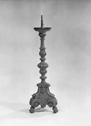 Vue d'un chandelier d'autel. © Région Bourgogne-Franche-Comté, Inventaire du patrimoine