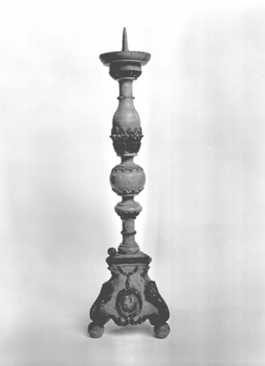 Vue d'un chandelier d'autel. © Région Bourgogne-Franche-Comté, Inventaire du patrimoine