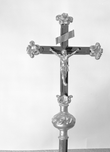 Vue générale d'une croix de procession. © Région Bourgogne-Franche-Comté, Inventaire du patrimoine