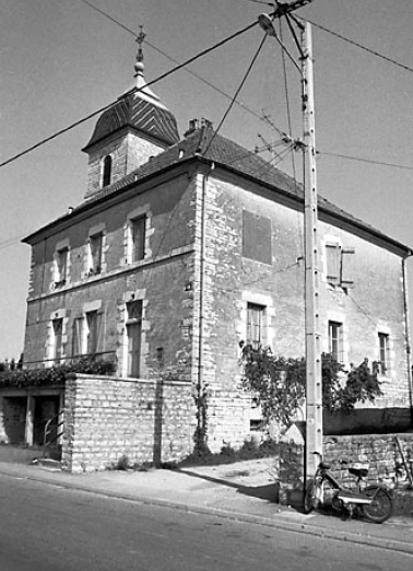 Façades antérieure et latérale droite. © Région Bourgogne-Franche-Comté, Inventaire du patrimoine