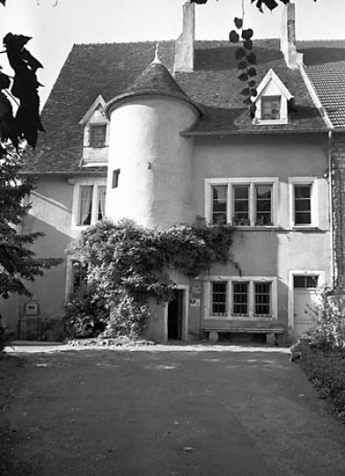 Façade antérieure sur cour : partie gauche. © Région Bourgogne-Franche-Comté, Inventaire du patrimoine