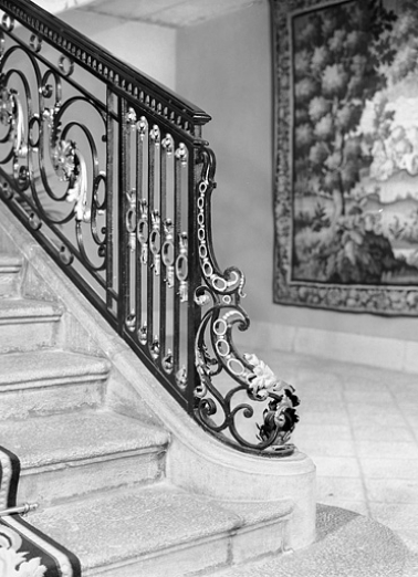 Intérieur, escalier : détail du départ de la rampe en ferronnerie. © Région Franche-Comté, Inventaire du Patrimoine, ADAGP