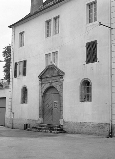 Façade sur la rue Jeanne d'Arc. © Région Bourgogne-Franche-Comté, Inventaire du patrimoine