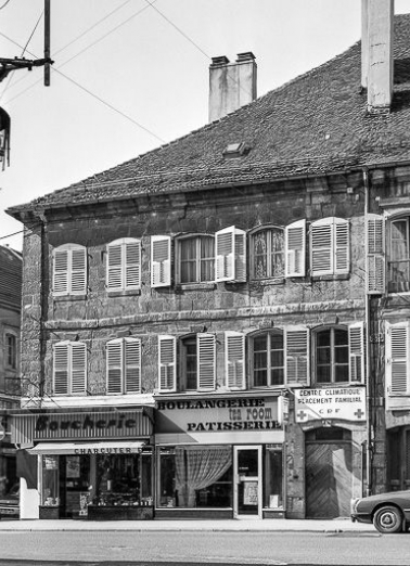 Façade sur rue de la République, vue de face. © Région Bourgogne-Franche-Comté, Inventaire du patrimoine