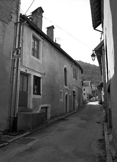 Façade antérieure vue de trois quarts gauche. © Région Bourgogne-Franche-Comté, Inventaire du patrimoine